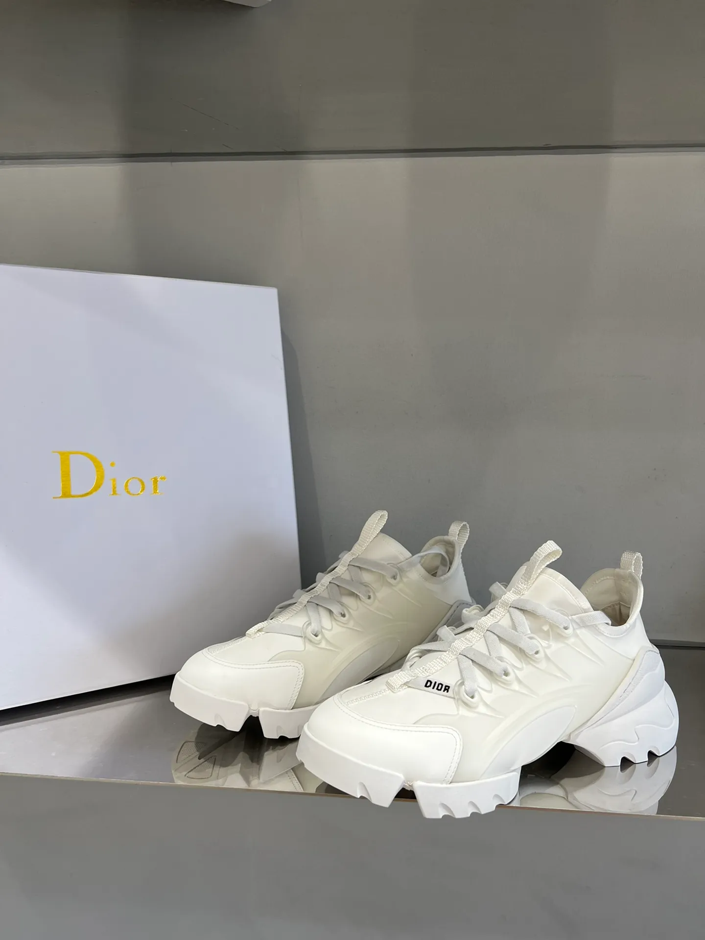 👟👟Ex-factory price 460👟👟 Dior dad shoes 🤓Super flattering footwear! High-density original jacquard ➕T👟👟Ex-factory price U original outsole! Sisters with wide feet must not have any misunderstandings about him! Even chubby feet like mine look slender when wearing them! Size: 35～40 (40 is custom-made and non-returnable) All sizes and colors are available in stock